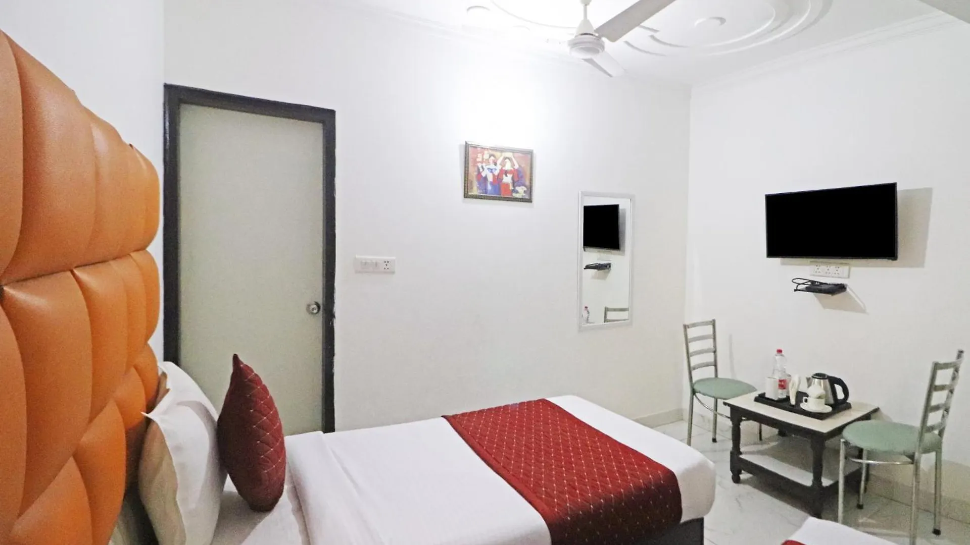 Clink Airport Stay -New Delhi Hotel