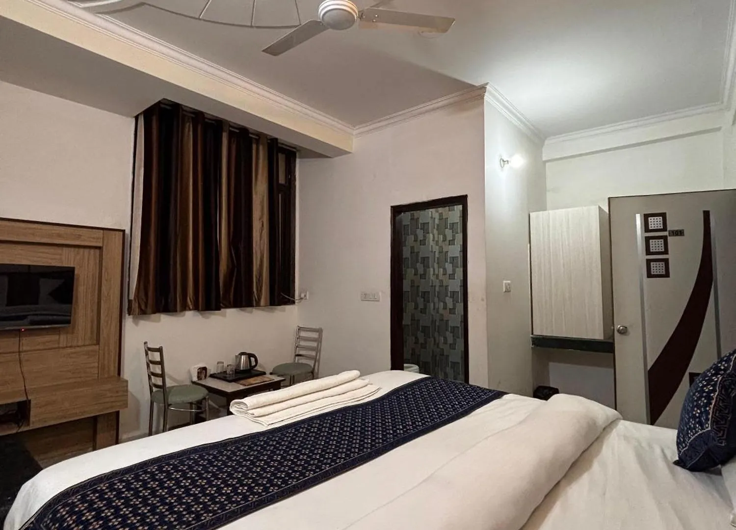 Clink Airport Stay -New Delhi 3*,