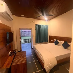 Hotel The Offbeat Lounge Udaipur