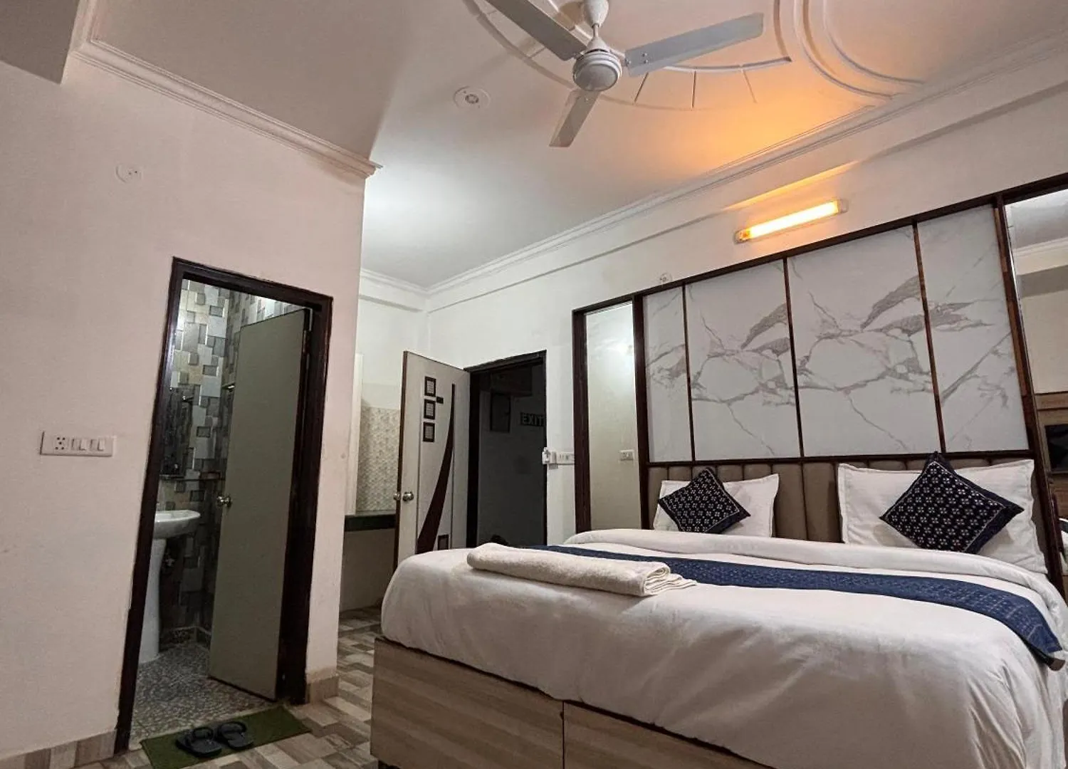 *** Hotel Clink Airport Stay -New Delhi Indien